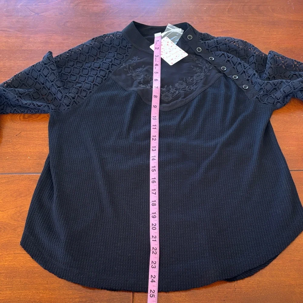 Free People Black Sweetest Thing Lace Sleeve Blouse. S. NWT